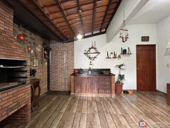 Imagem Casa à Venda no Bairro Caiçaras em Patos de Minas – 3 Quartos, Suíte e Espaço Gourmet