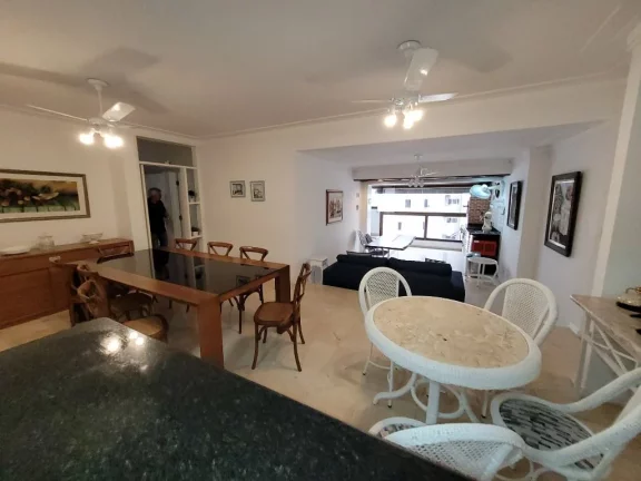 Imagem APARTAMENTO COM 3 DORMITÓRIOS, SENDO 1 SUÍTE, VARANDA GOURMET, PREDIO COM PISCINA, 1 QUADRA DA PRAIA DAS ASTÚRIAS