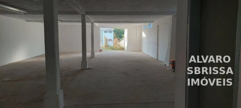 Imagem Galpão comercial com 700 m2 mais 200 m2 no subsolo para locação no B São Luíz em Itu SP localização perfeita para comércios em geral ou igrejas