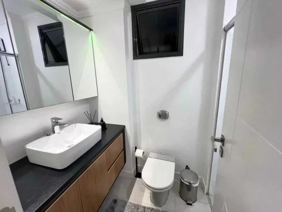 Imagem Apartamento decorado com 3 dormitórios sendo 1 suíte e 1 vaga em Balneário Camboriú