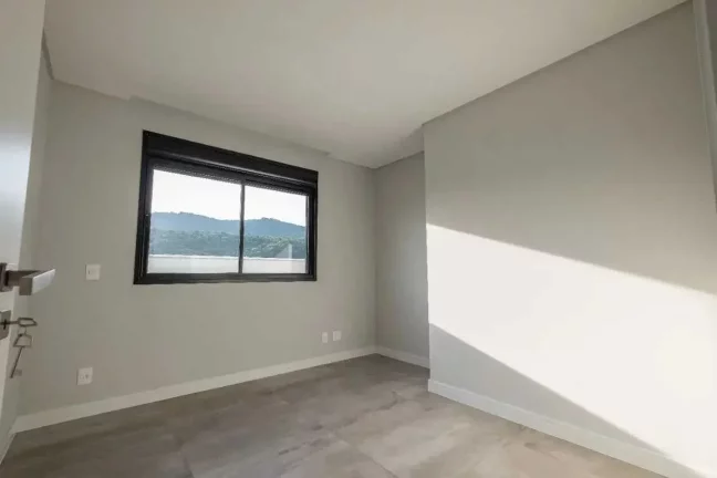 Imagem Casa com 4 dormitórios sendo 3 suítes e 2 vagas - Rio Tavares, Florianópolis/SC
