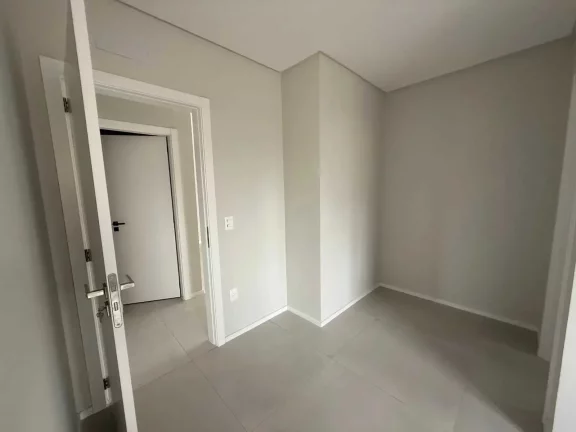 Imagem Apartamento com 3 suítes e 2 vagas de garagem no Bairro Meia Praia em Itapema