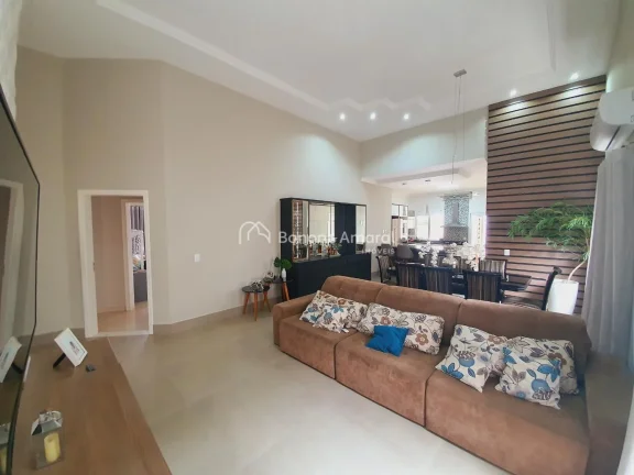 Imagem Casa térrea com piscina em condomínio na cidade de Paulínia!
Casa com, piscina, suíte master com...