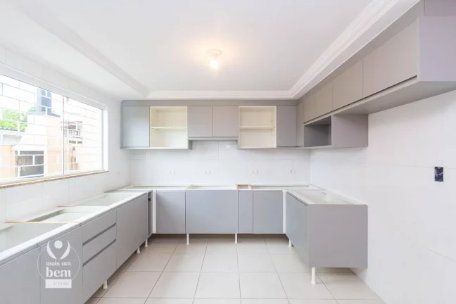 Imagem Sobrado com 4 Quartos, 1 Suite, 3 Vagas, com Lareira e Churrasqueira à venda, 207 m² por R$ 1.200.000,00 - Bom Retiro - Curitiba/PR