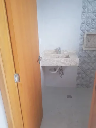 Imagem VENDO SOBRADO COM 03 SUÍTES NO BAIRRO VILA ERNA! (CUPECÊ)