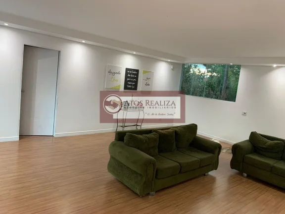 Imagem Vendo SUPER imóvel no Jardim casa grande. Lindo sobrado em uma Área total de 380m², com área útil 215m², esse imóvel conta com 3 Dormitórios, sendo 2 Suítes com Closet, sala de Tv, sala e cozinha conceito aberto, 2 vagas de garagem cobertas, muitos espaço