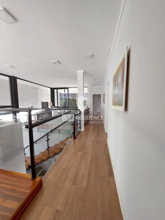 Imagem Linda casa em Condomínio bem localizado !