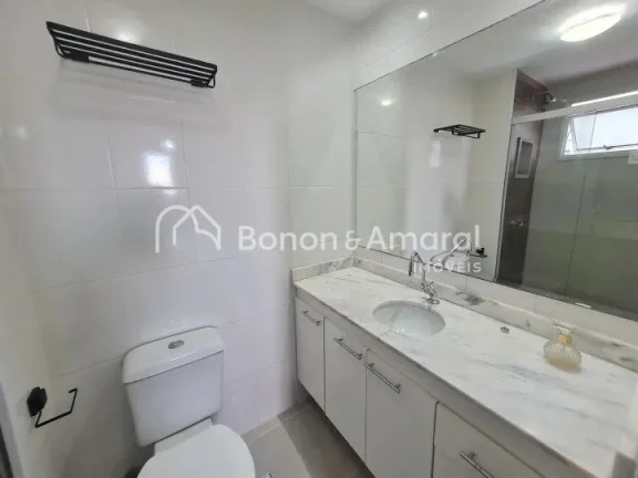 Imagem Apartamento totalmente reformado, localizado em andar alto com vista livre e privilegiada. Ambientes...