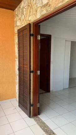 Imagem Sobrado com 3 dormitórios à venda, 250 m² por R$ 700.000,00 - Vila Santa Helena - Poá/SP