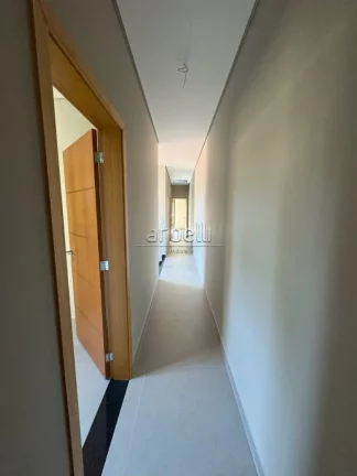 Imagem Sobrado com 220 M², com 4 dormitórios suítes, sala, lavabo, cozinha, área de serviços, churrasq...