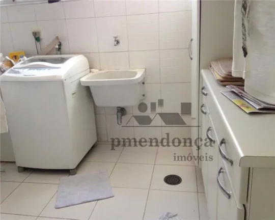 Imagem Apartamento com amplo living para 2 ambientes, 3 dormitórios sendo 1 suíte com closet, lavabo, ban...