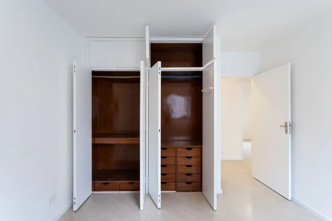 Imagem Apartamento 95M² Reformado, 3Q, 2 Banheiros, 1 Vaga.