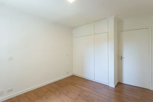 Imagem Apartamento 118M² Reformado, 2Q, 1 Suíte, 2 Banheiros, 2 Vagas, Lavabo, Piscina, Salão de Festas e Jogos, Quadra, Brinquedoteca, Playground, Banheira.