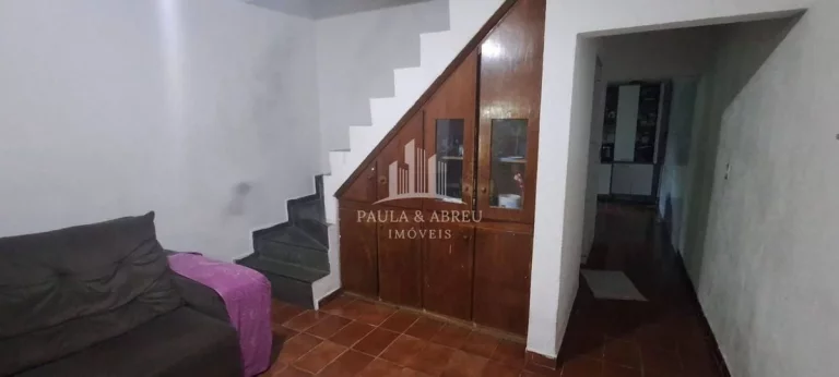 Imagem Casa 3 Dormitórios, 2 Banheiros, Lavanderia e 2 Vaga, muita escada, no Jardim Ipê, Mauá