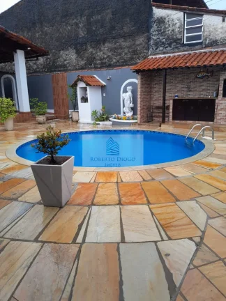 Imagem Imperdível Casa à Venda em Itaipu, Niterói-RJ: 2 Quartos, 1 Suíte, 1 Sala, 3 Banheiros, 5 Vagas e 90m² de Área!