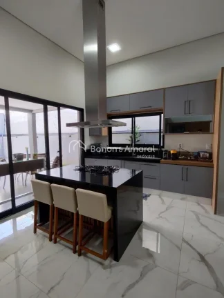 Imagem Com 253 m² bem distribuídos, esta casa no Condomínio Madre Maria Villac oferece conforto, moderni...