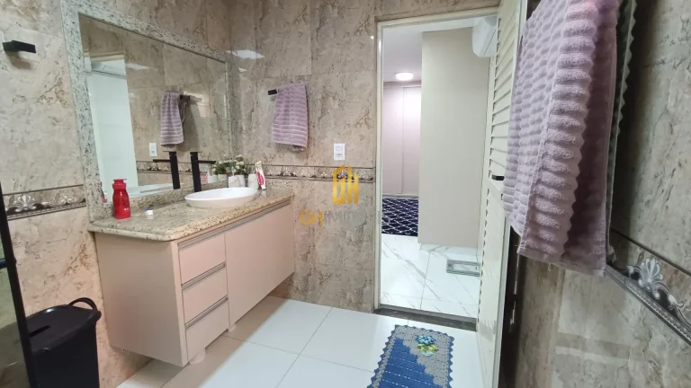 Imagem CA1811Belíssima casa com 3 suítes plenas e piscina localizada no Jardim Petrópolis A casa possui ...