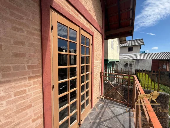 Imagem Casa disponível para locação com 03 dormitórios e vaga de garagem