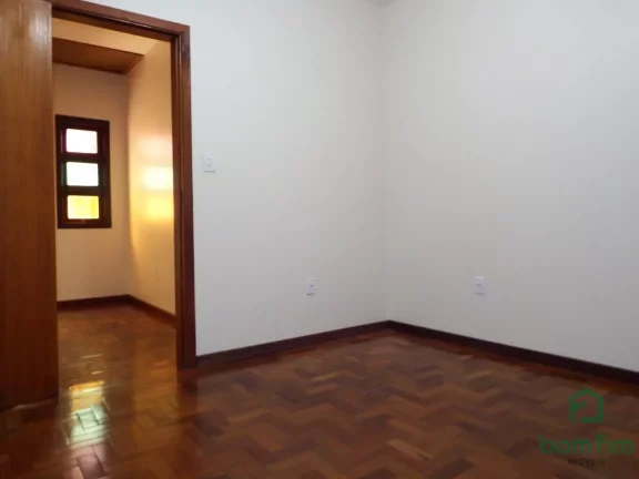 Imagem Casa de 3 dorm. para locação no bairro Glória, Porto Alegre/RS. - CA2740