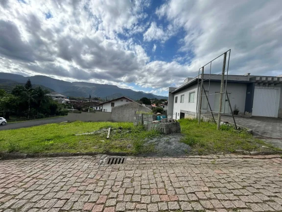 Imagem Casa com 2 dormitórios e Terreno de 596,46m² em Rodeio/SC