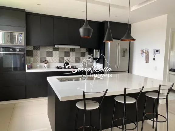 Imagem Casa Toda Mobiliada com 3 suítes 250 m² por R$ 990.000 - Panorama - Teresópolis/RJ