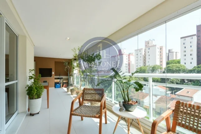 Imagem Imperdível: Apartamento de Luxo na Vila Mariana, São Paulo-SP - 4 quartos, 3 suítes, 2 salas, 5 banheiros, 3 vagas - 200m²