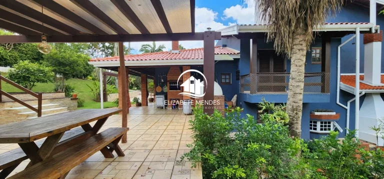 Imagem Sobrado à venda, IPELANDIA, SUZANO - SP Condomínio fechado casa de alto padrão com 2 suítes à venda