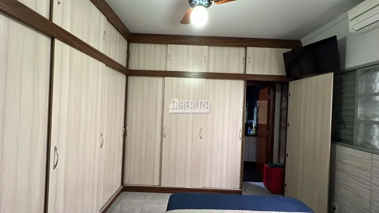 Imagem Casa à venda no bairro Quinta Boa Esperança, Uberaba: 3 dormitórios, suíte, garagem