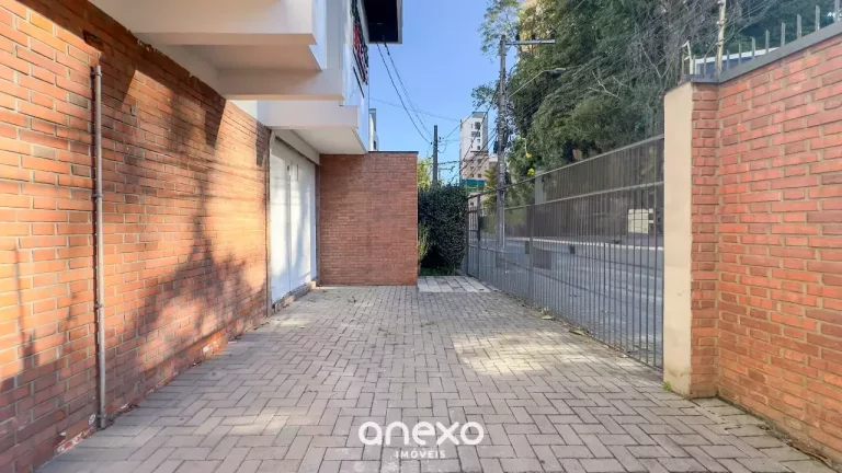 Imagem Casa comercial ampla para locação em Blumenau – 246m², 6 salas e vagas de garagem