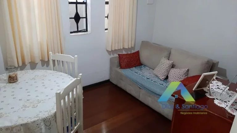 Imagem SANTO ANDRE Excelente casa com Salão comercial 268 metros, 5 dormitórios, salão comercial 1vaga ótima localização, e valor !!!