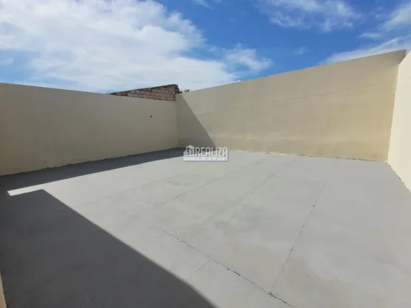 Imagem Casa à venda em Uberaba, no bairro Jardim Copacabana - 2 dormitórios, 4 garagens