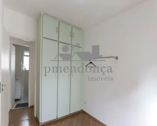 Imagem Apartamento com living para 02 ambientes com piso laminado, 02 dormitórios, banheiro, dependência ...