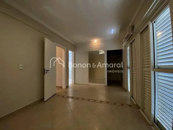 Imagem Apartamento localizado em rua tranquila e em ótima localização com tudo ao seu redor. Repaginado,...