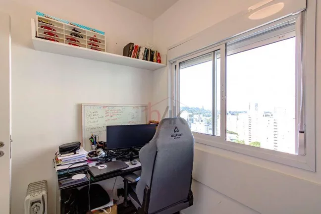 Imagem Apartamento com dois dormitórios e varanda a venda na Chácara Santo Antônio.