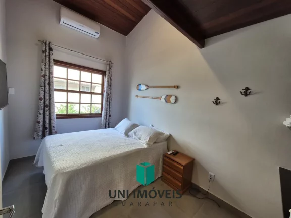 Imagem Casa duplex em condomínio fechado próximo a Praia de Peracanga ! Totalmente reformado e mobiliado.