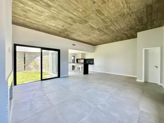 Imagem Casa em Condominio 4 Dormitórios - Bairro Arroio Teixeira