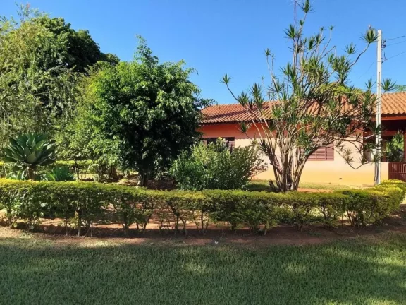 Imagem Essa é a chácara perfeita para quem está em busca de segurança e principalmente conforto, confira: