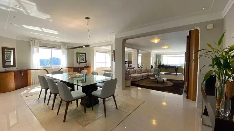 Imagem Apartamento vista mar mobiliado com 4 suítes e 3 vagas na Av. Atlantica em Balneário Camboriú