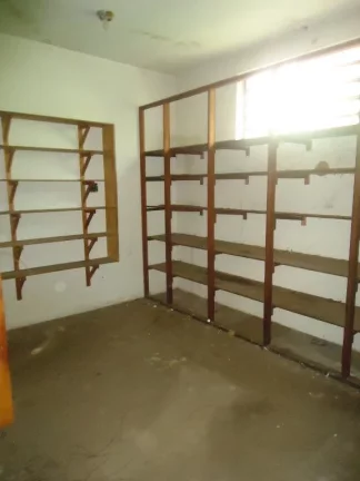 Imagem Excelente barracão para locação com ótima localização, duas entradas, guarita, almoxarifado, v...