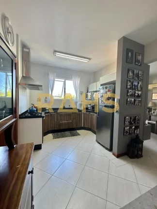 Imagem Apartamento Espaçoso com 1 Suíte + 2 Quartos no Bairro Atiradores, divisa com Anita Garibaldi. Loc...