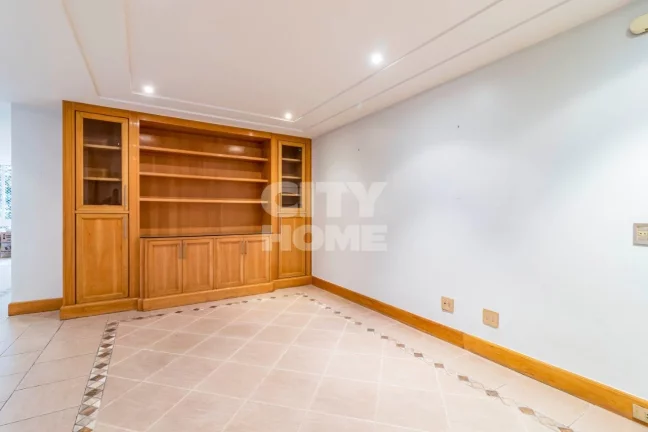 Imagem Apartamento reformado e cheio de charme no miolo do Paraíso. Possui 188m² distribuídos em 03 dorm...