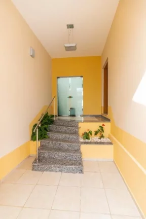 Imagem Um sobrado lindo, iluminado, ventilado e espaçoso!