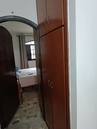 Imagem Sobrado à Venda em Santo André-SP, Bairro Casa Branca: 3 Quartos, 1 Suíte, 2 Banheiros, 2 Vagas e 120m² de Área