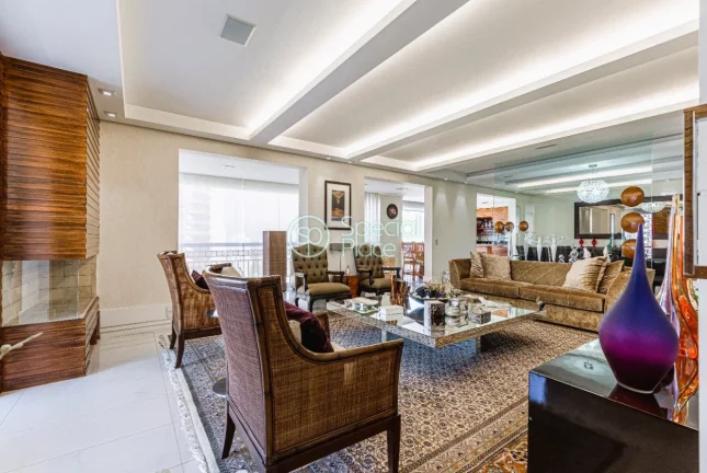 Imagem Excelente apartamento com 400m² no Morumbi, living super espaçoso integrado ao home theater e à s...