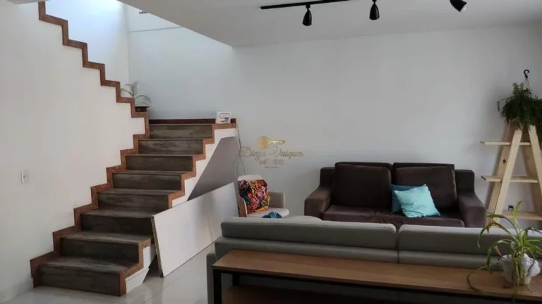 Imagem Casa em Condomínio para Venda em Teresópolis / RJ no bairro Agriões