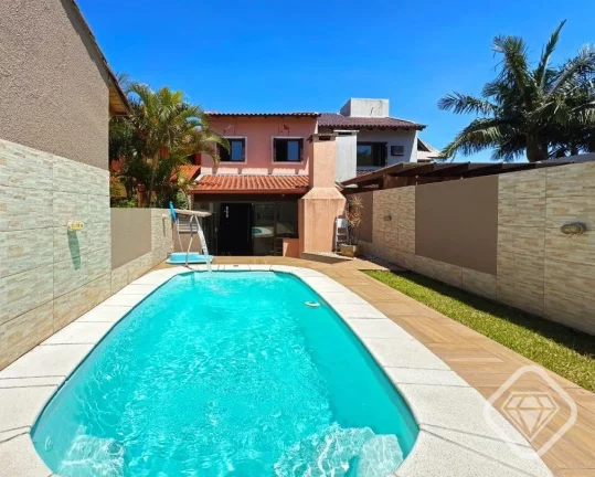 Imagem Casa completa com piscina em rua tranquila em um terreno de 200 m².

Residência no bairro Espírit...