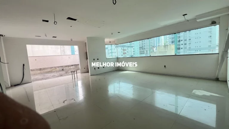 Imagem Apartamento Diferenciado com 03 suítes e 02 vagas, localizado no Centro de Balneário Camboriú