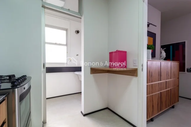 Imagem No coração do Cambuí, descubra este lindo apartamento mobiliado, totalmente reformado e com proje...