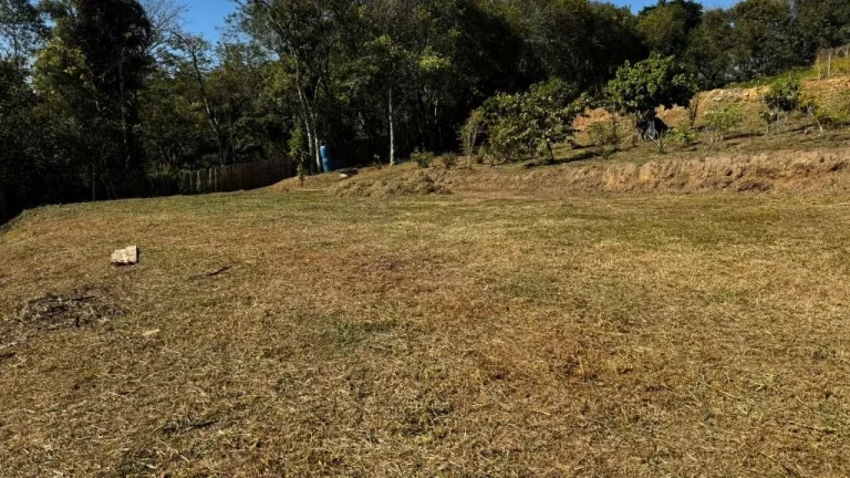 Imagem Terreno à venda, 2 m² por R$ 270.000,00 - Centro - Igaratá/SP