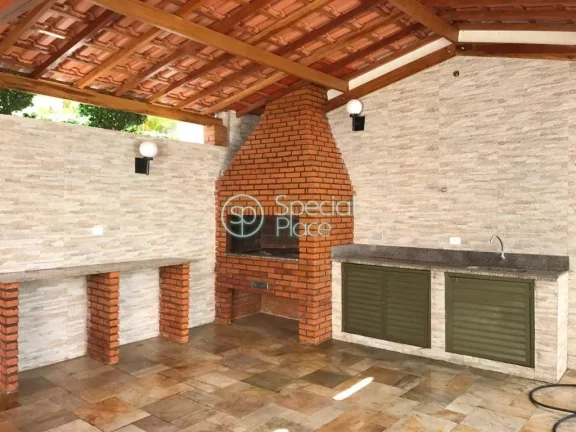 Imagem 56 metros 2 quartos Um deles possui armário embutido 2 banheiros Sacada Área de serviço Carpete d...